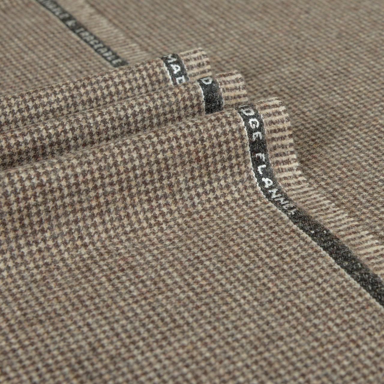 Oxbridge Flannel - Houndstooth 100% Super 120's Wool