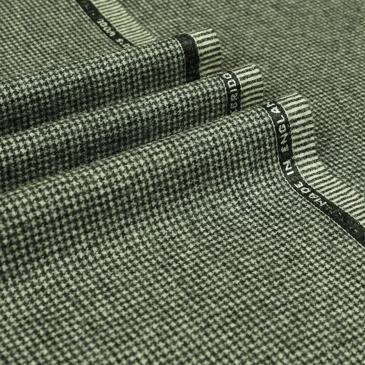 Dogtooth Check Super 120's Wool Flannel Fabric