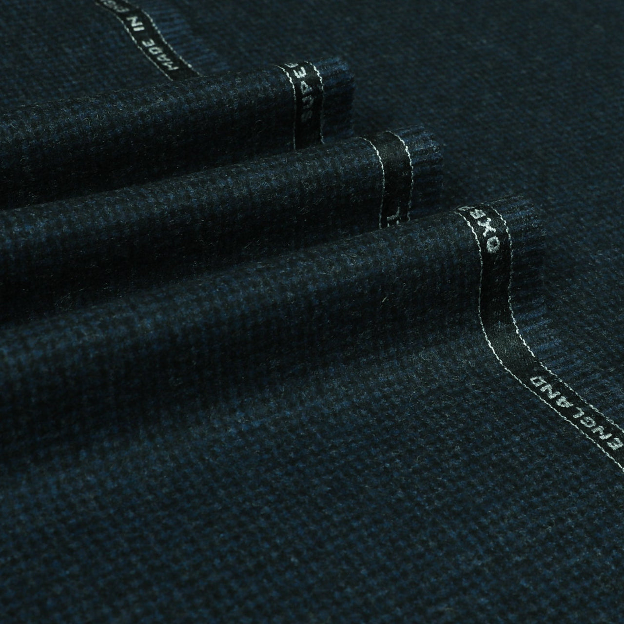 Dogtooth Check Super 120's Wool Flannel Fabric