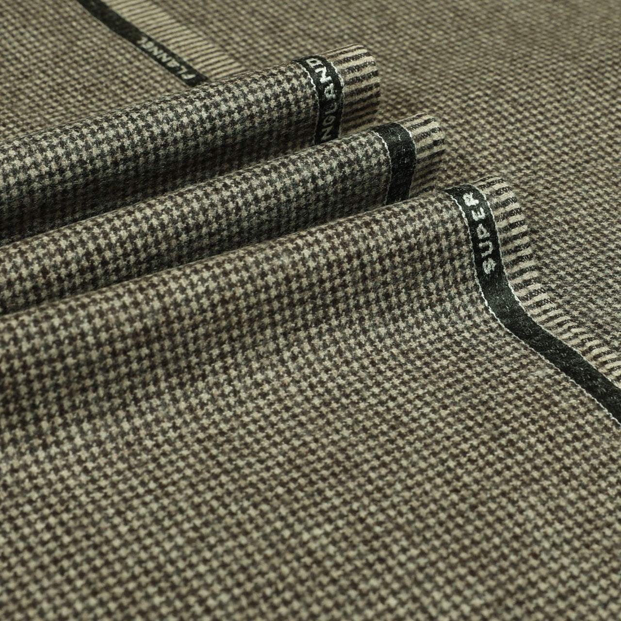 Dogtooth Check Super 120's Wool Flannel Fabric
