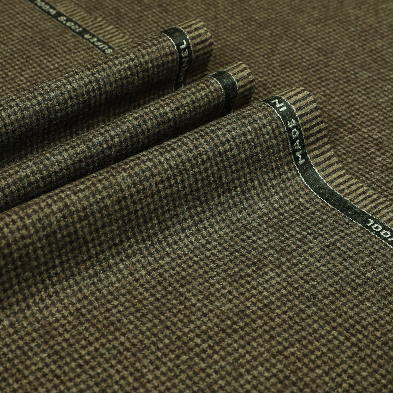 Dogtooth Check Super 120's Wool Flannel Fabric