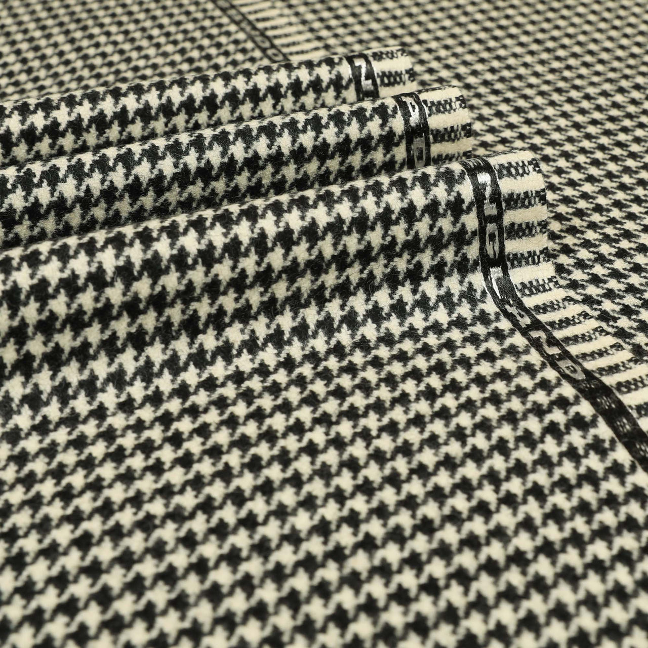 Snowdonia - Puppytooth Lambswool Coating