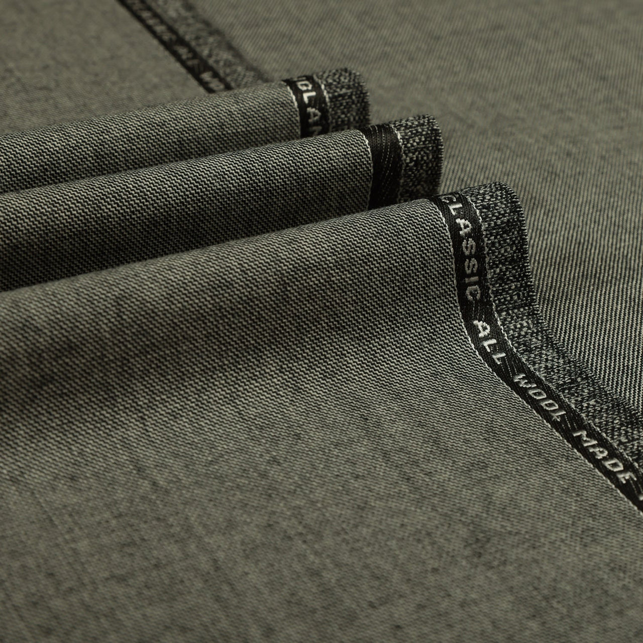 British Classic - Plain 100% Wool