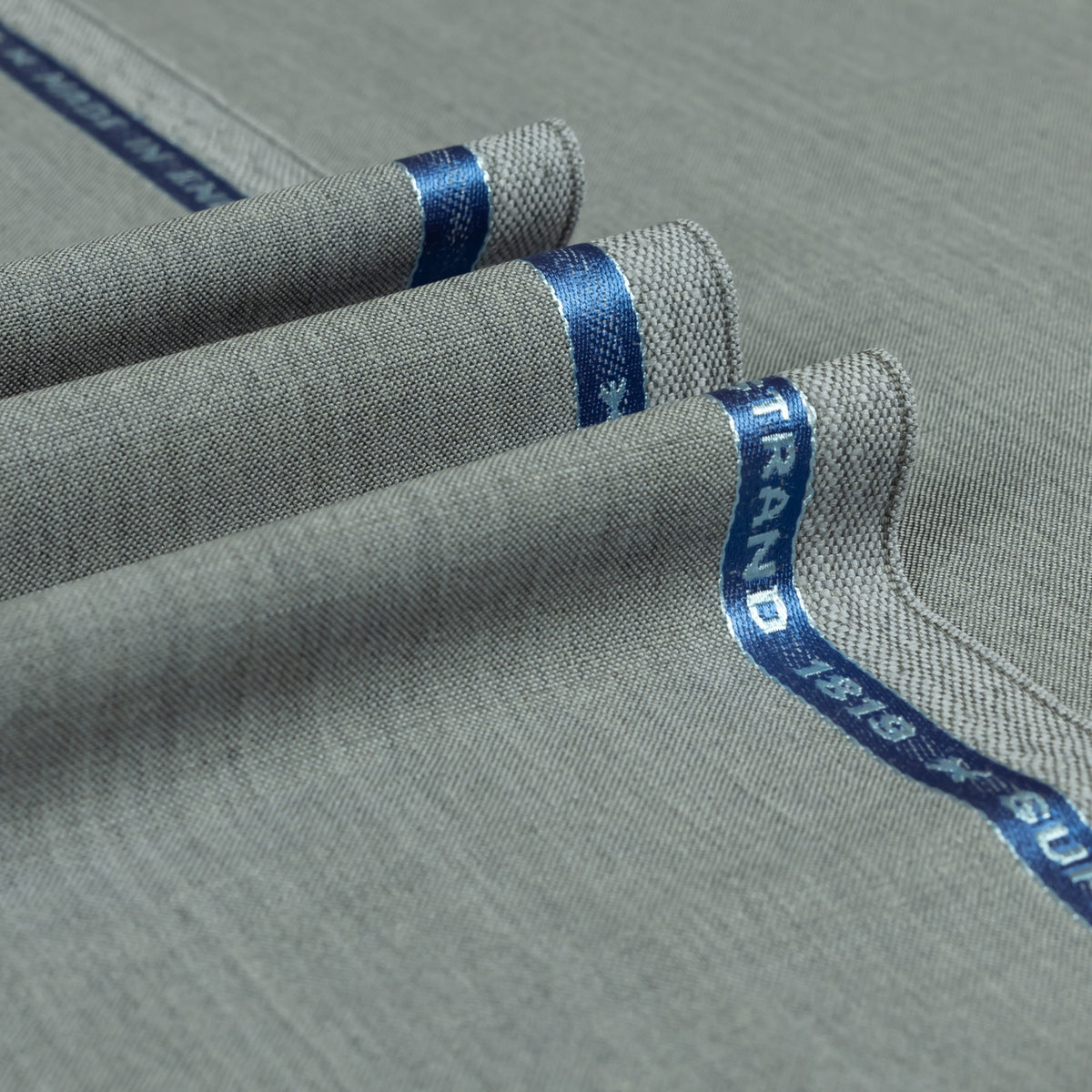 Summerstrand - Plain Super 100's Wool Mohair