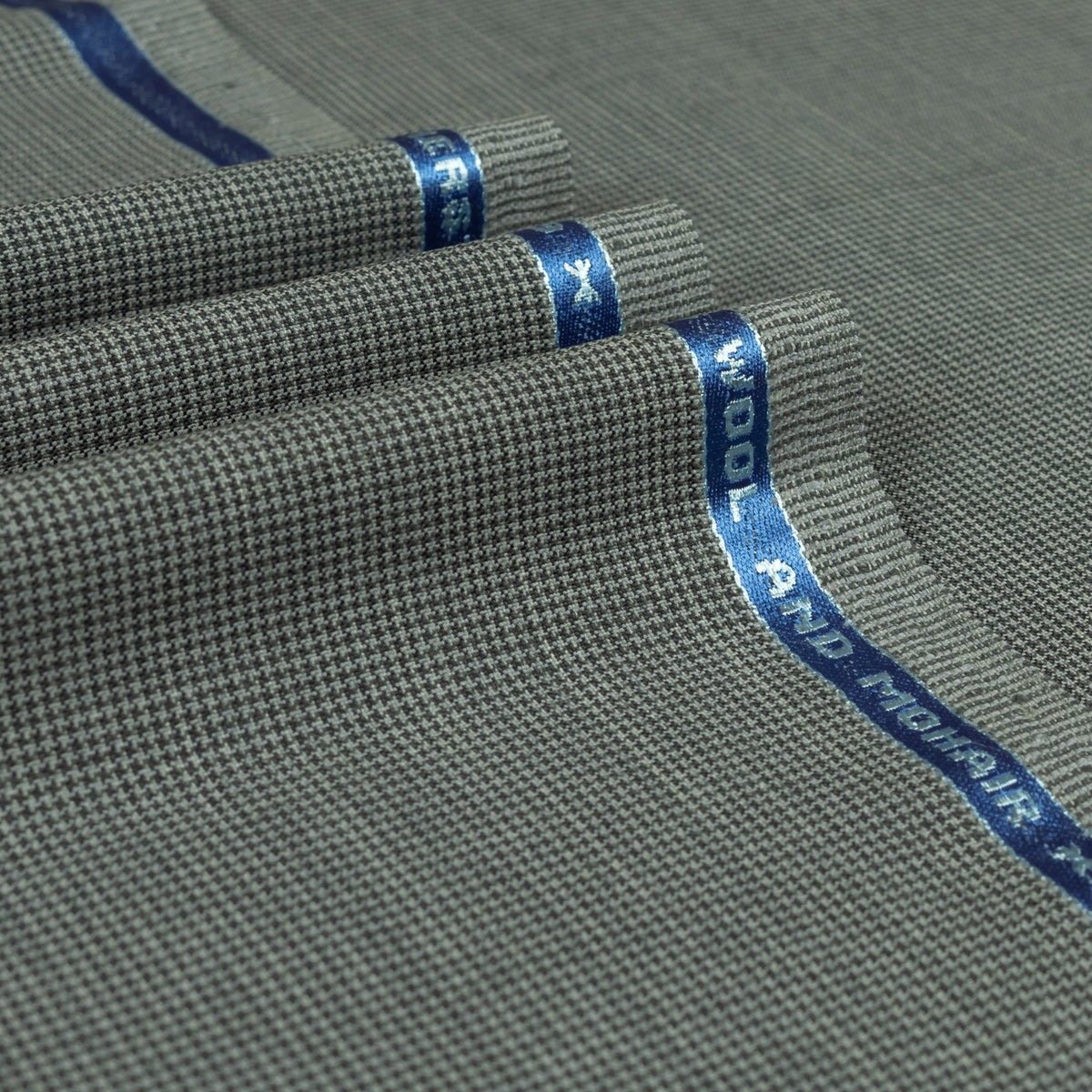 Summerstrand - Houndstooth Super 100's Wool Mohair