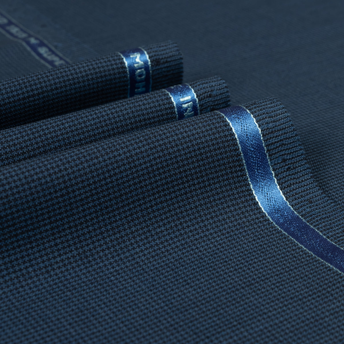 Summerstrand - Houndstooth Super 100's Wool Mohair