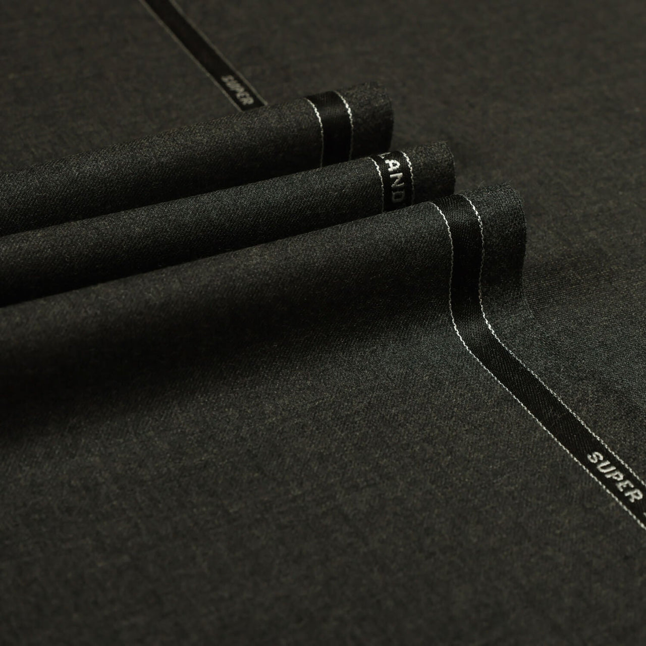 British Classic - Plain Super 100's Wool