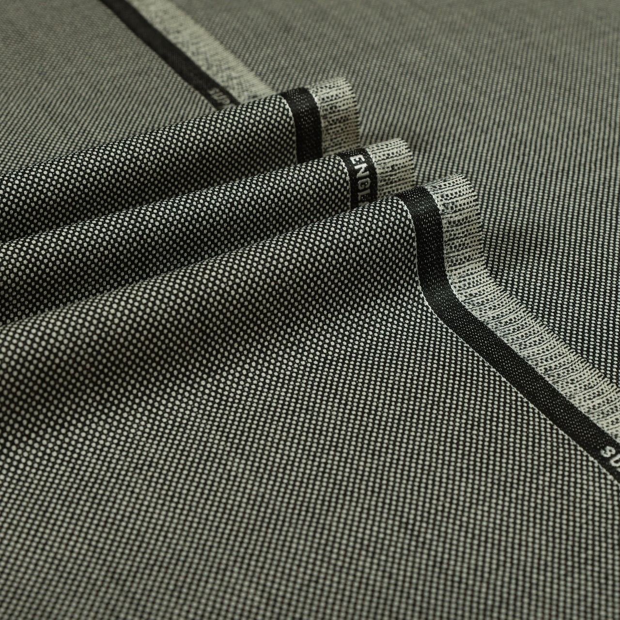 British Classic - Birdseye Super 100's Wool