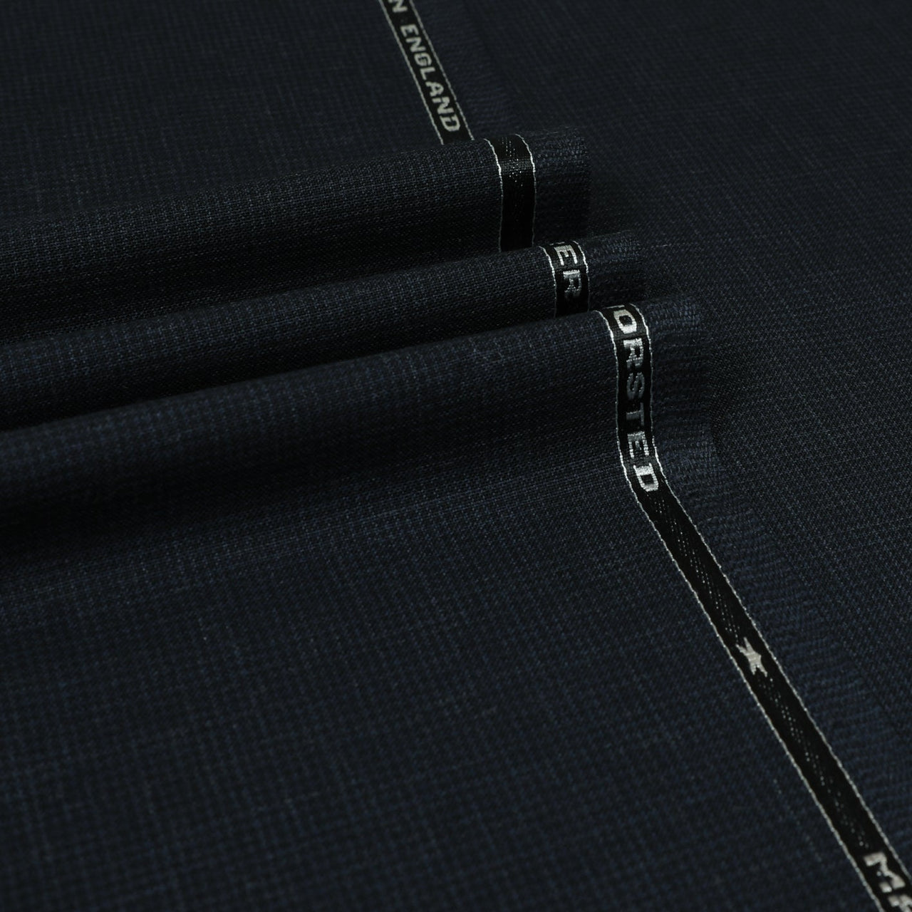 Explorer - Houndstooth 100% High Twist Wool