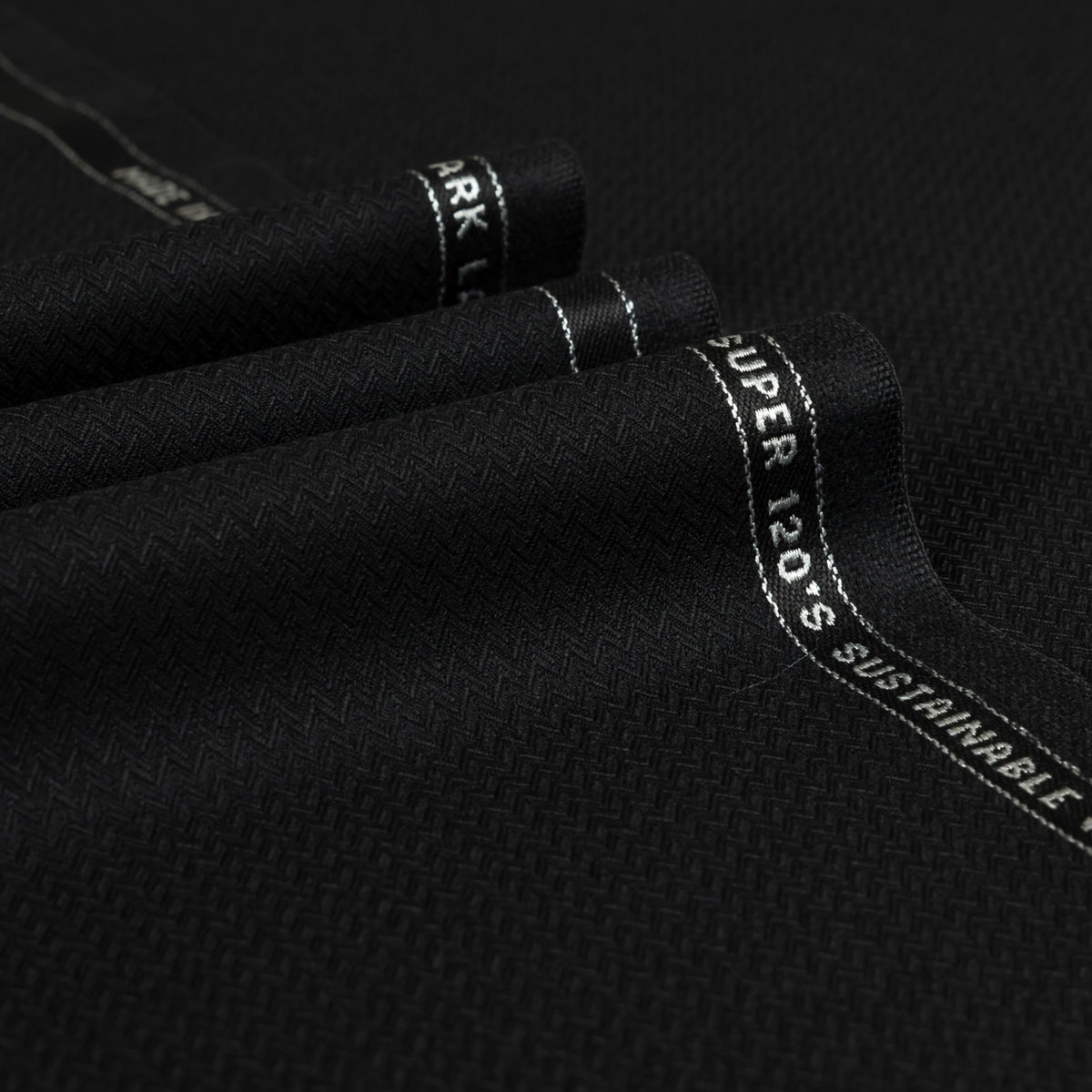 Blackstorm - Fancy Herringbone 100% Super 120's Wool