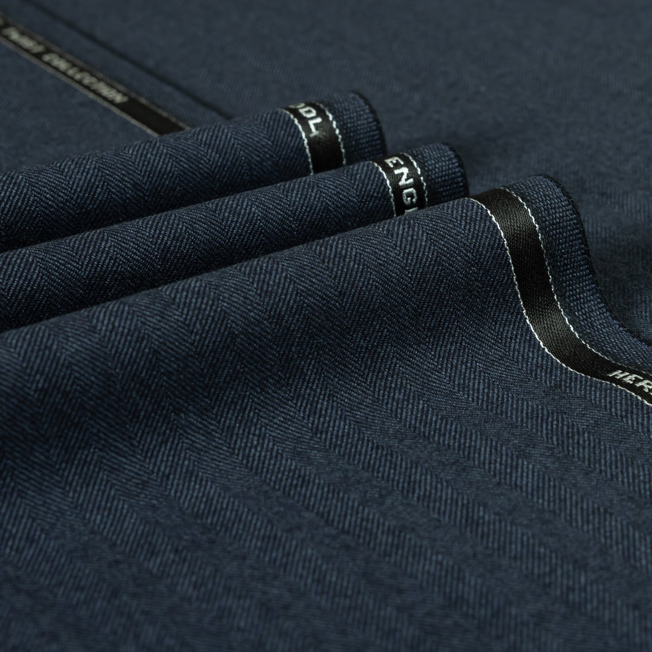 Heritage Twist - Herringbone 100% Merino Wool Mid Weight Suiting