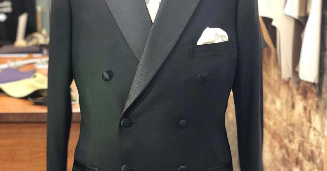 A formally informal perspective on Black Tie